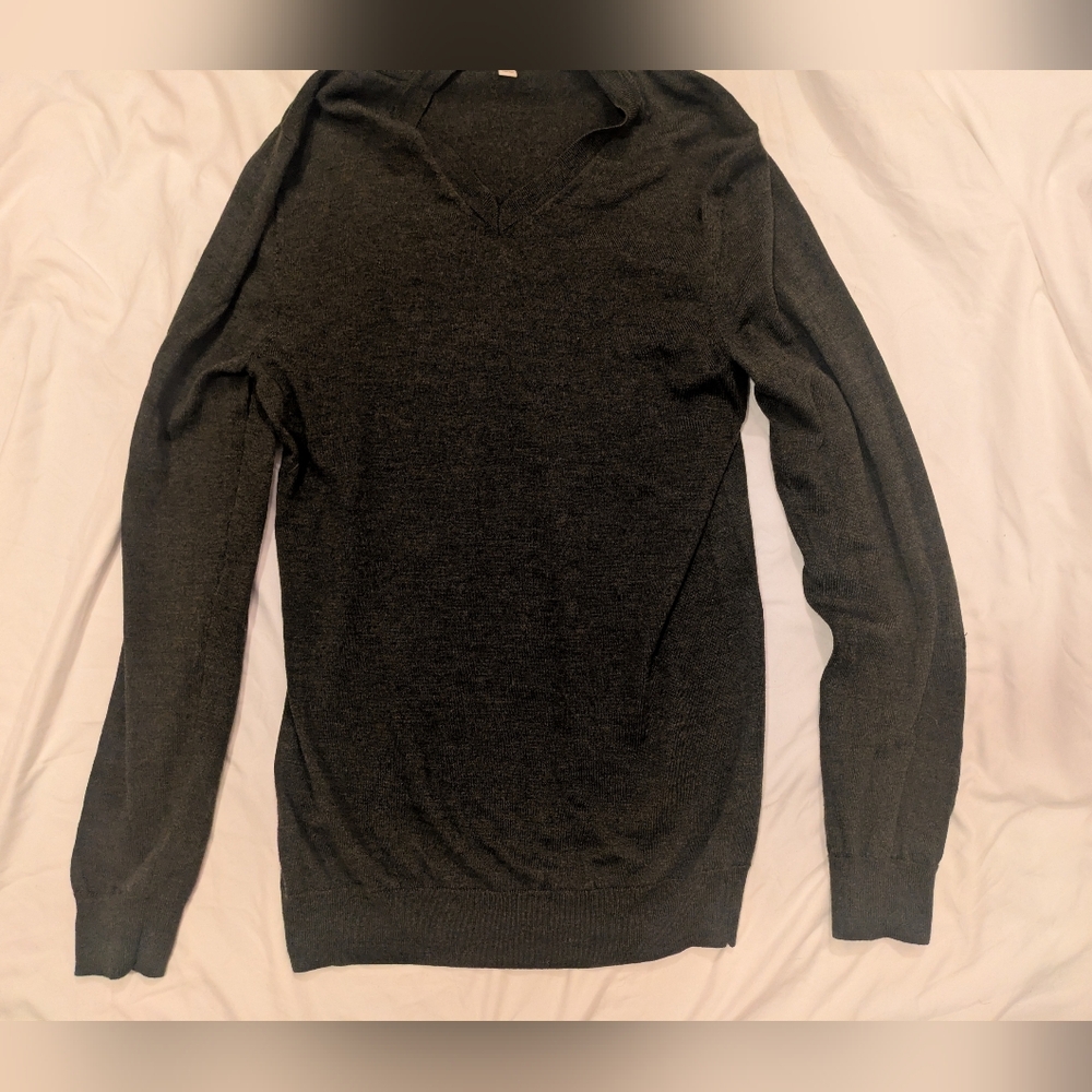 GAP Men's Tall Charcoal 100% Extra Fine Merino Wool Sweater